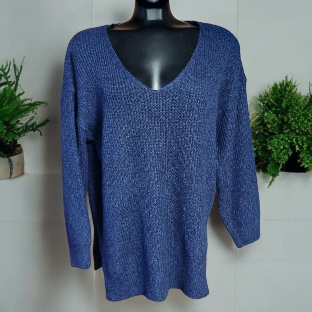 BLOOMCHIC "Made for your curves" V-Neck Oversized Black & Blue Speckled Sweater